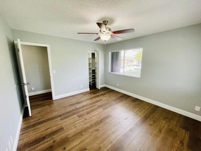 Building Photo - 2148 Sherwood Forest Blvd