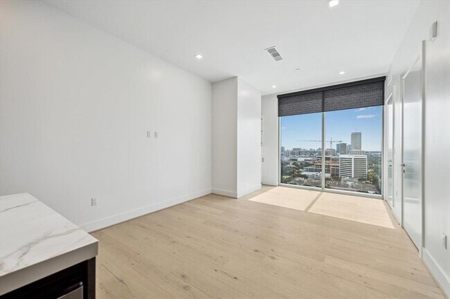 Building Photo - 1711 Allen Pkwy