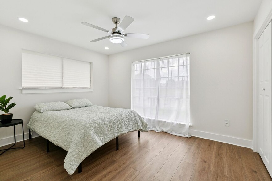 Building Photo - 839 Behrman Ave