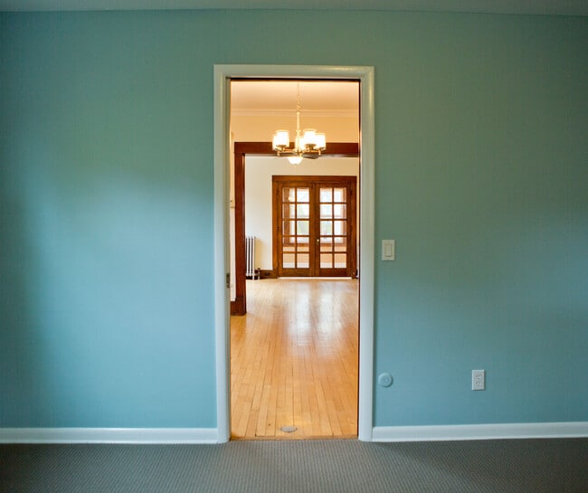 Building Photo - 225 Buell St