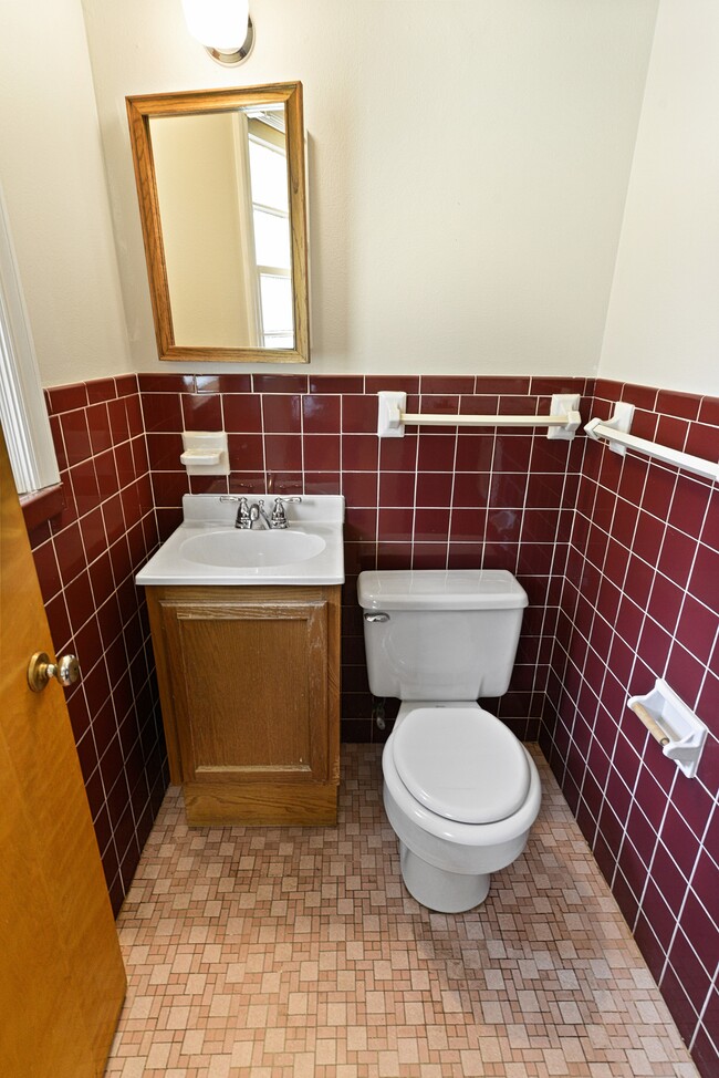 Building Photo - 160 St Benedict Ln