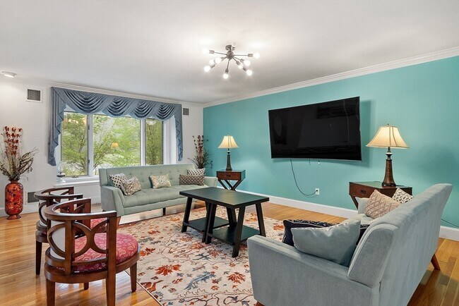 Building Photo - 34 Wildmeadow Rd