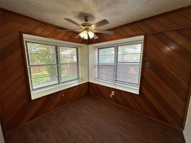 Building Photo - 917 Cherrywood Trail