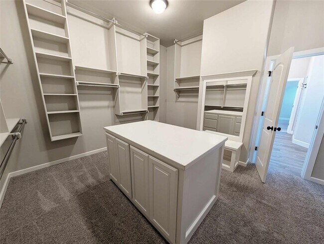 Building Photo - 17428 Locust Grove Ln