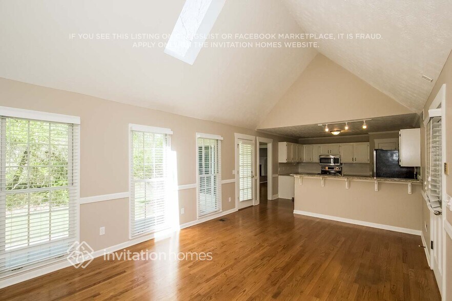Building Photo - 500 Clear Lake Ln
