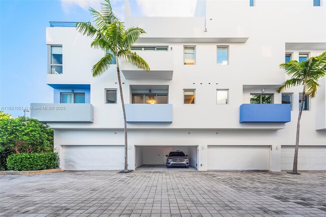 Building Photo - 163 N Shore Dr