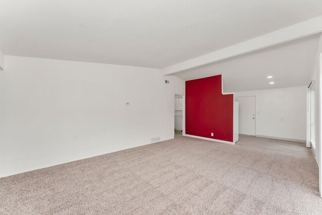 Building Photo - 6404 Stoneman Dr