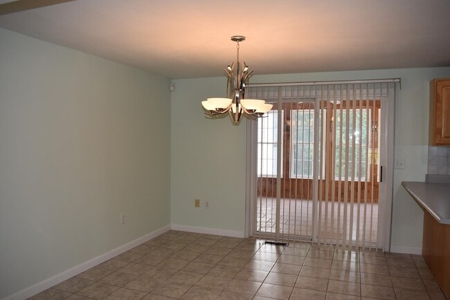 Building Photo - 51 Westview Rd