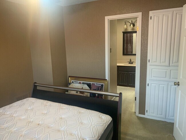 Building Photo - *COMING SOON!* 2 Bedroom Garden Style Villa Home In A Prime Location – Near Shopping & Dining!