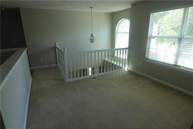 Building Photo - 156 Shadowhill Ln SW