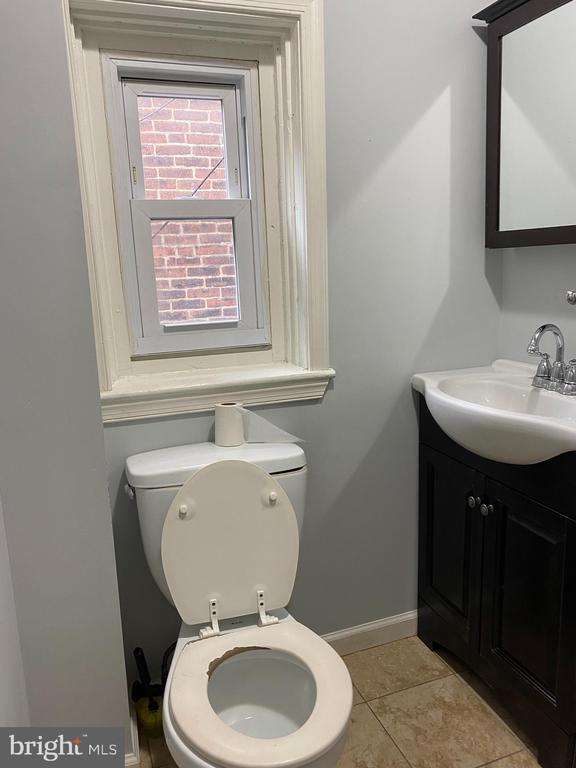 Building Photo - 3258 N Park Ave