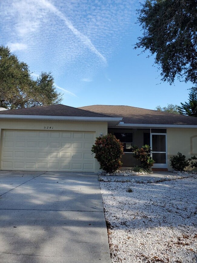 Building Photo - Venice, FL 3BR/2BA/2CG Single Family Home