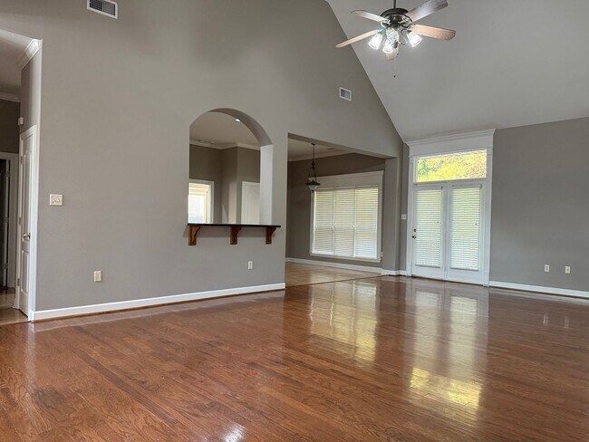 Building Photo - 3200 Mossy Creek Dr