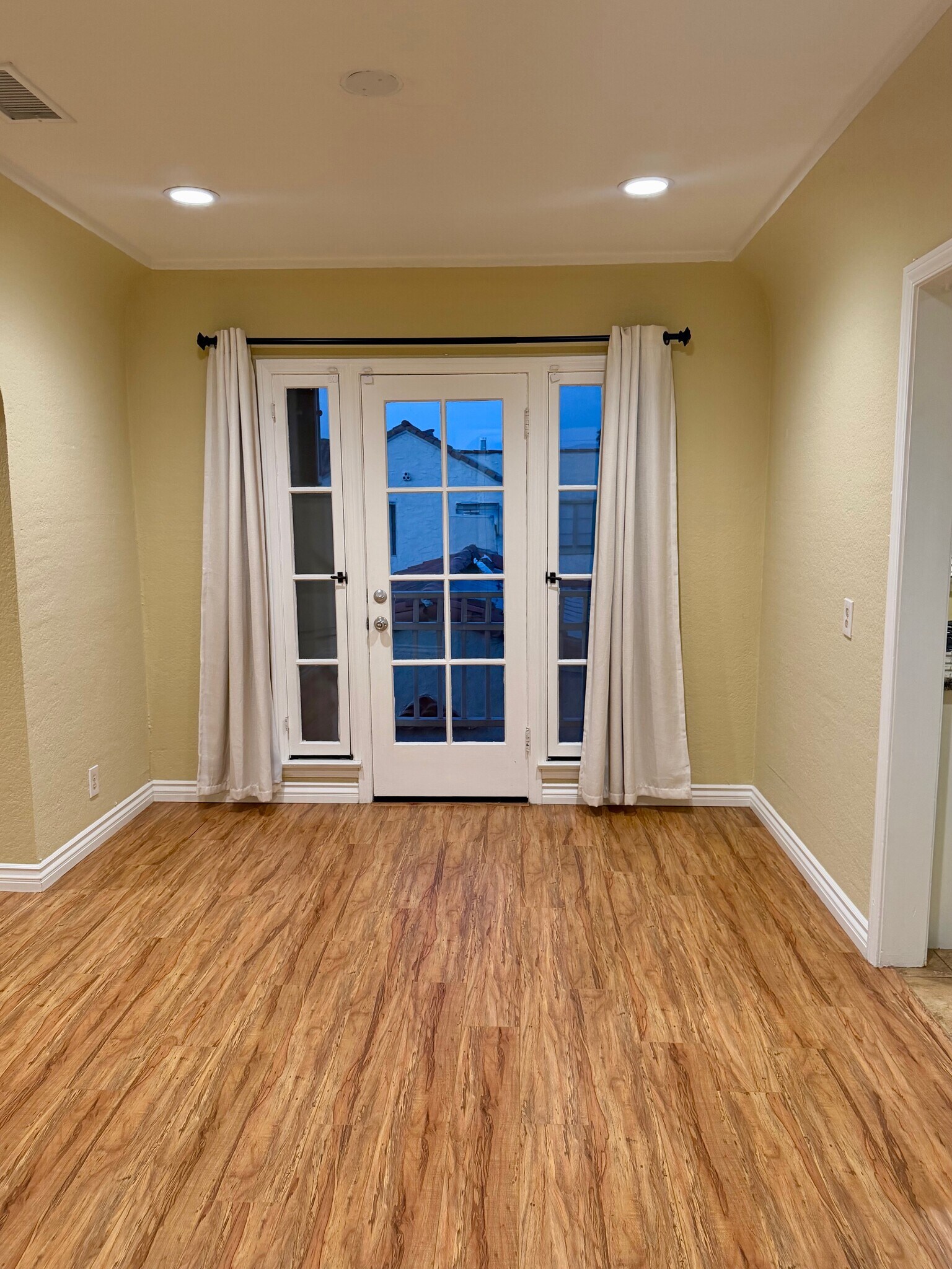 Building Photo - 1228 S Highland Ave