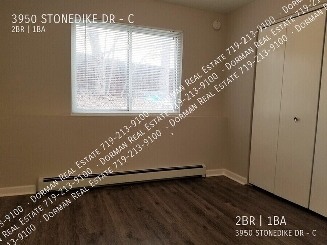 Building Photo - 3950 Stonedike Dr