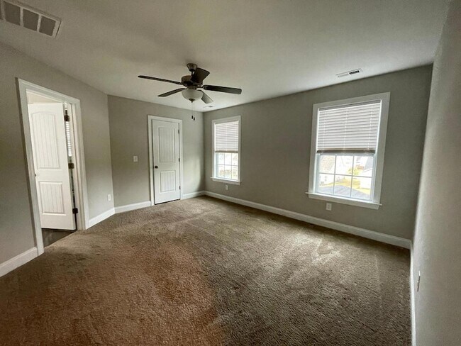 Building Photo - 127 Laporte Path