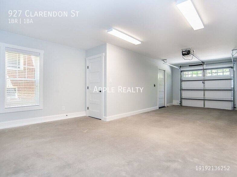 Building Photo - 927 Clarendon St