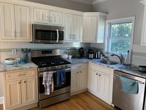 Building Photo - 43 Rogers St