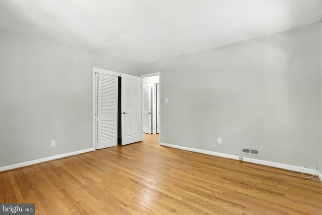 Building Photo - 9104 Hamilton Dr