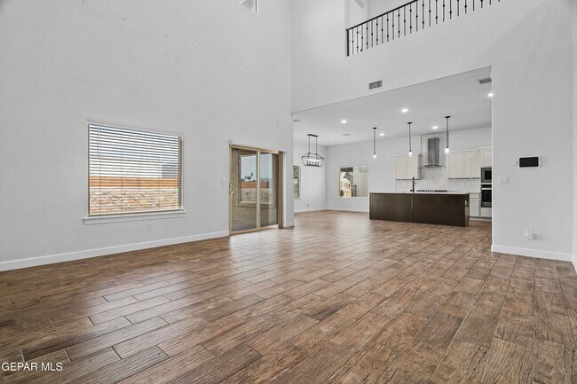Building Photo - 979 Airship Pl