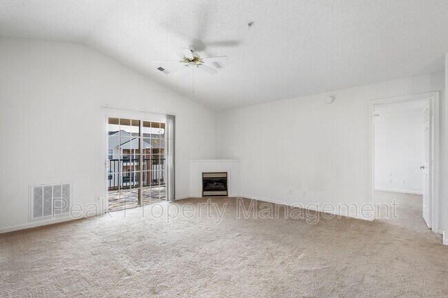 Building Photo - 811 Brassie Ln