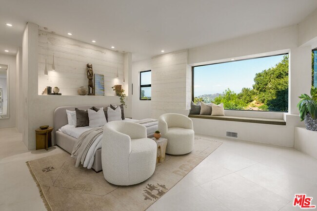 Building Photo - 8896 Lookout Mountain Ave