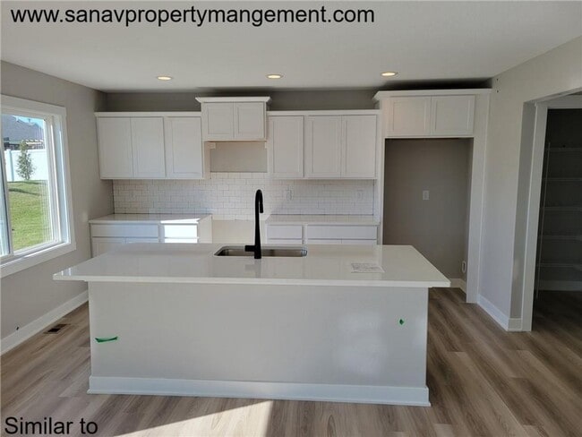 Building Photo - Spacious 4-Bedroom Home – Move-In Ready!