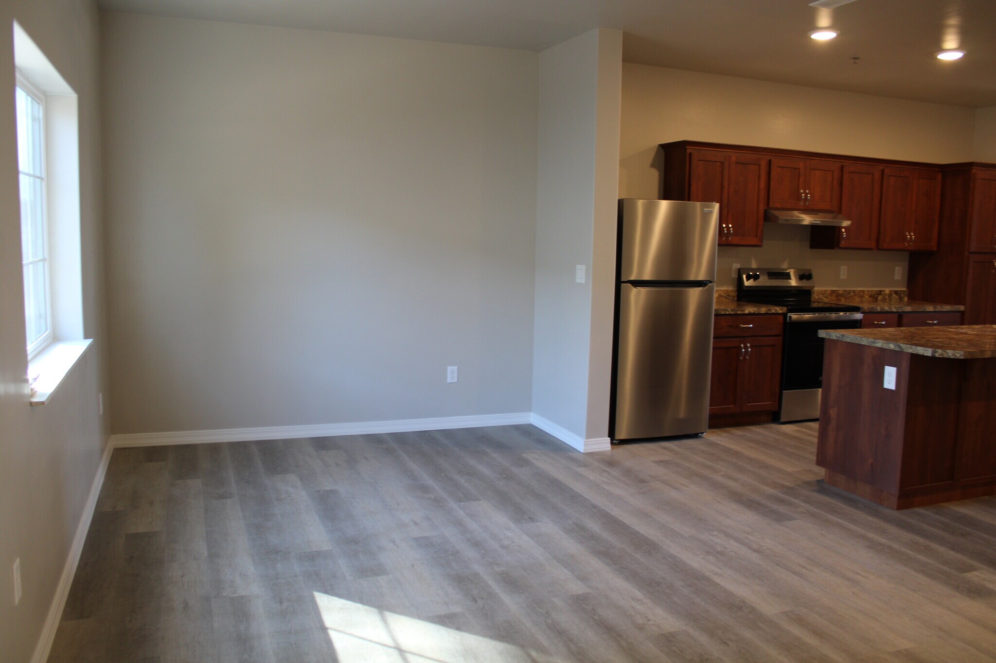 Building Photo - 665 Heyburn Ave