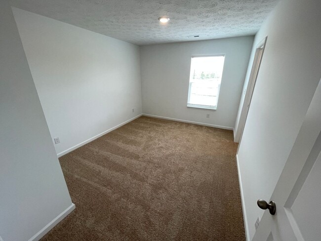 Building Photo - East Jefferson County New Home For Rent