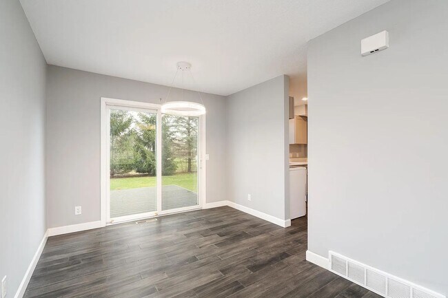 Building Photo - 411-413 Belle Aire Dr