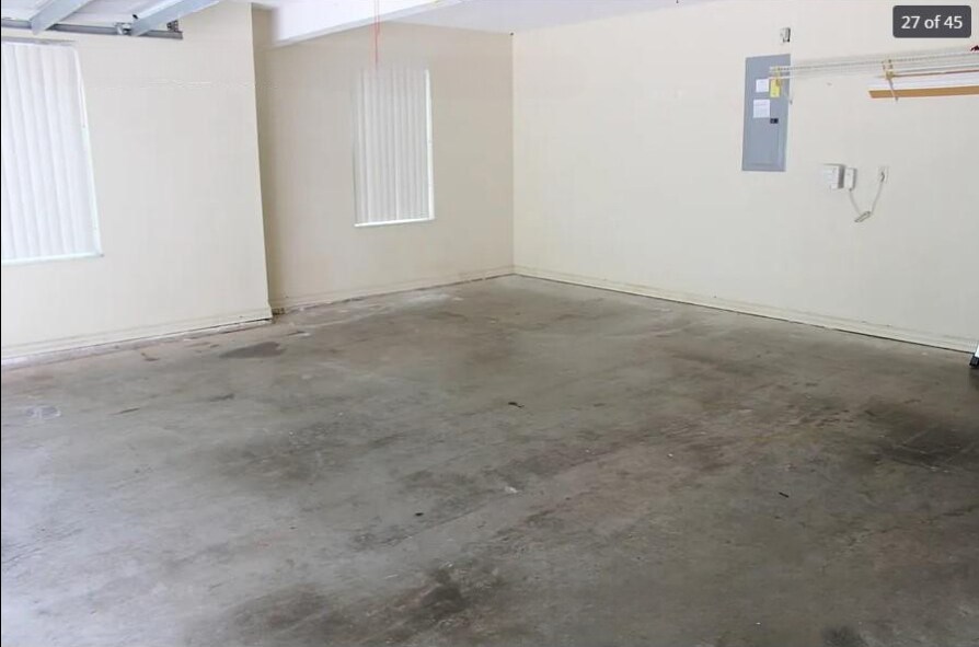 Building Photo - 8101 Setters Point Dr