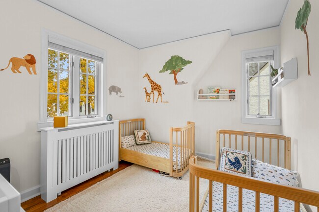 Building Photo - 39 Hillcrest Ave