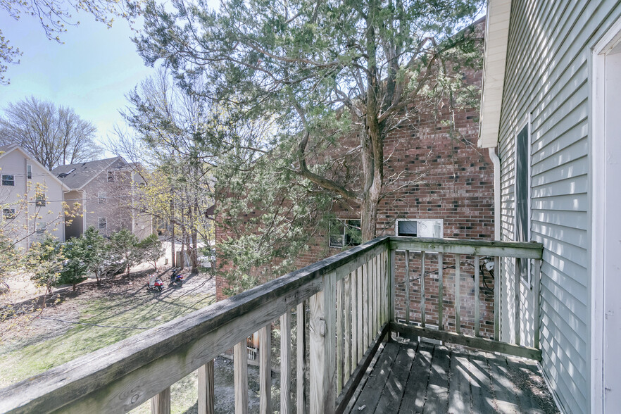 Building Photo - 419 W Doty St