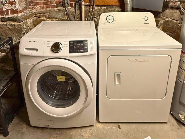 Building Photo - 265 Lexington St