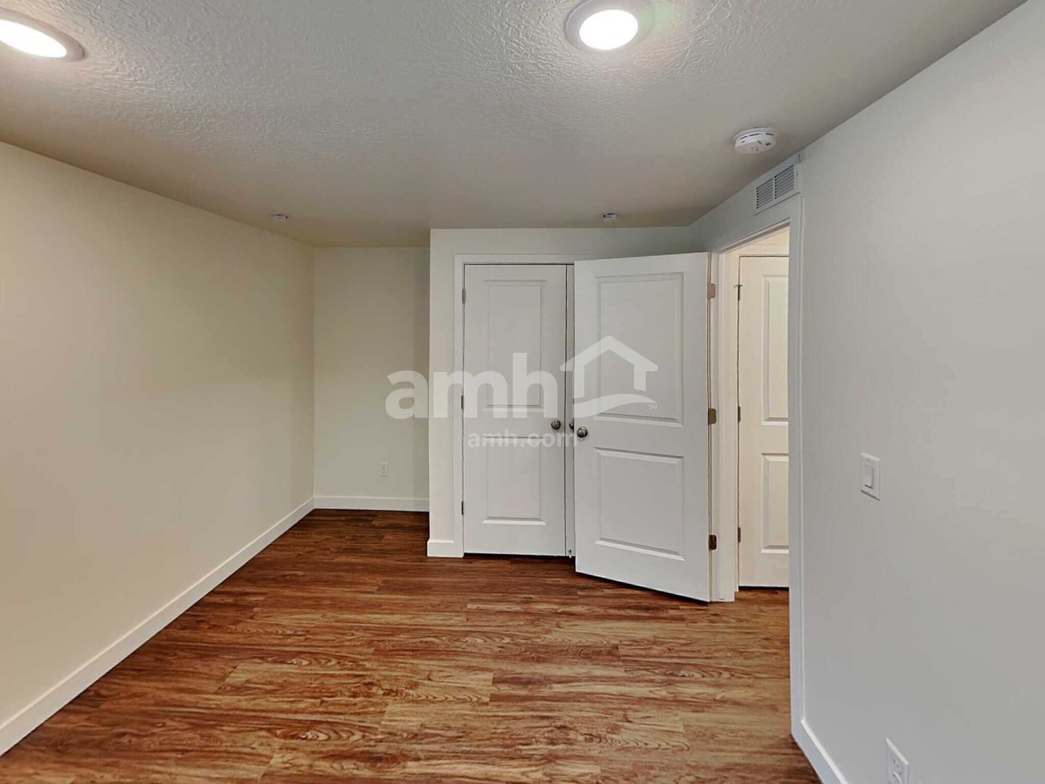 Building Photo - 8964 S John Annie Ln