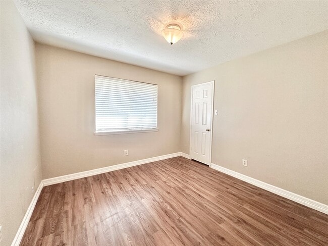 Building Photo - 14307 Cypress Valley Dr