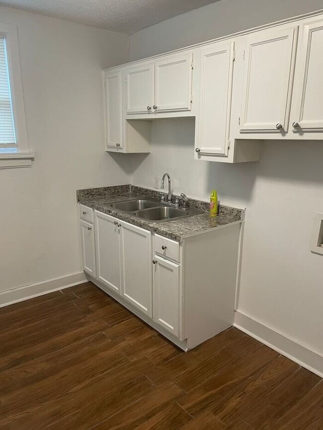 Building Photo - REDUCED DEPOSIT!