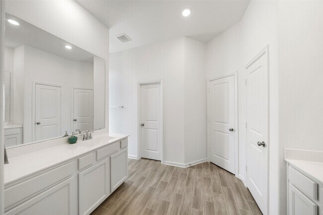 Building Photo - 11107 Willamer St