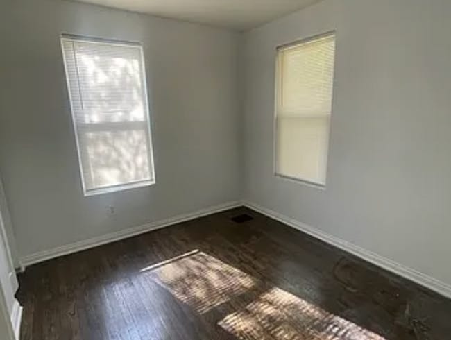 Building Photo - 4BR / 1BA Home with Basement – Near Rainbo...