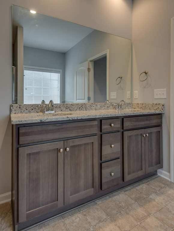 Building Photo - Spacious 4 Bedroom Home with Open Floor Plan - Free Rent!