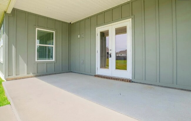 Building Photo - 30872 Semper Dr