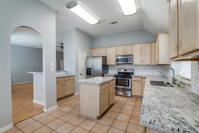 Building Photo - 9331 Rodgers Rd