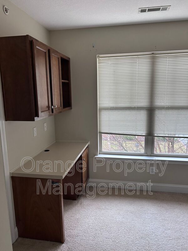 Building Photo - 204 Kelly Rd