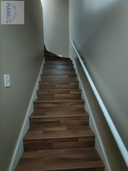 Building Photo - 709 Edgewood Ct