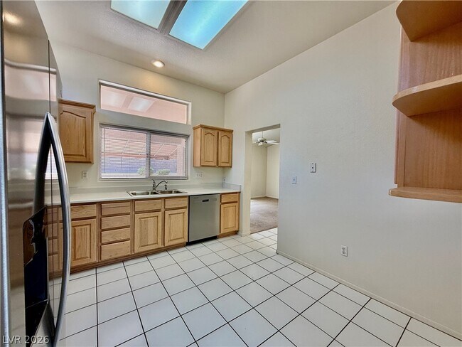 Building Photo - 2821 Byron Dr