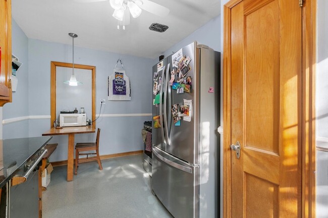 Building Photo - 201 Melbourne Ave SE