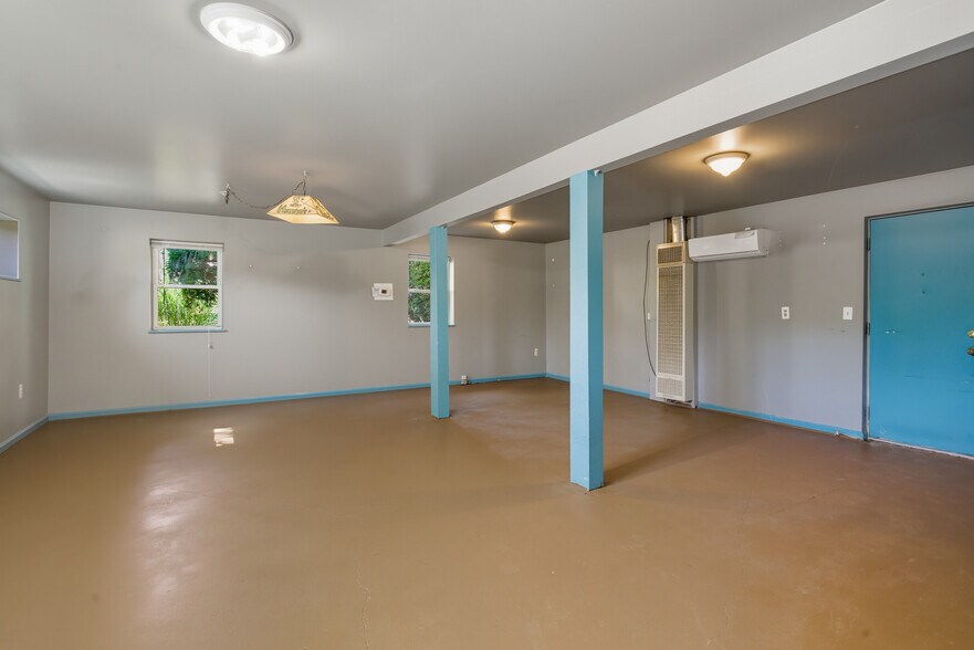 Building Photo - 2050 S Wagner Rd