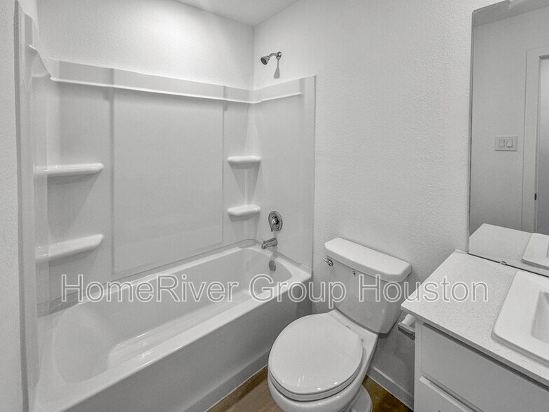Building Photo - 317 Kim Ln