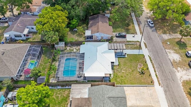 Building Photo - 1010 E Fern St