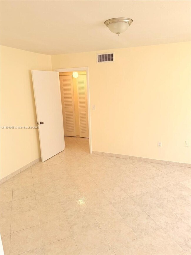 Building Photo - 4101 Indian Creek Dr